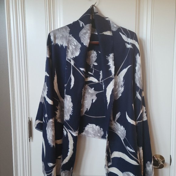 Cleo Scarf - Picture 6 of 7